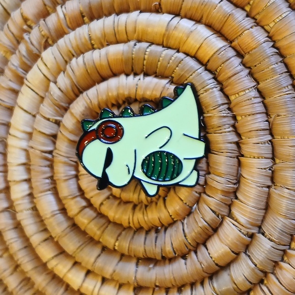 Source Unknown Jewelry - NEW Cartoon Dinosaur with Headphones Enamel Pin